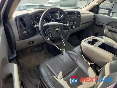 Zdjęcie 8 z 13 samochodu: 2014 CHEVROLET SILVERADO C3500 VIN:1GB3CZC85EF151712 - miniatura