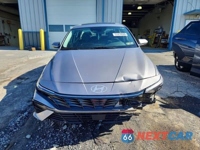 Piąte zdjęcie samochodu w środku: 2025 HYUNDAI ELANTRA LIMITED VIN:KMHLP4DG2SU958250 - miniatura