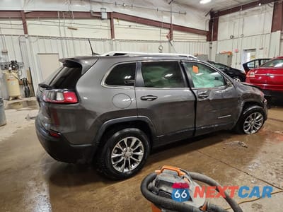 Trzecie zdjęcie samochodu z tyłu: 2021 JEEP CHEROKEE LATITUDE LUX VIN:1C4PJMMX6MD122712 - miniatura