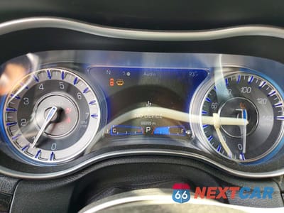 Zdjęcie 9 z 13 samochodu: 2021 CHRYSLER 300 S VIN:2C3CCABG1MH528978 - miniatura
