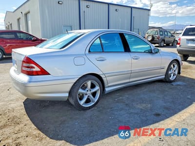 Trzecie zdjęcie samochodu z tyłu: 2006 MERCEDES-BENZ C 350 VIN:WDBRF56H56F748277 - miniatura