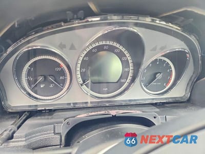 Zdjęcie 9 z 12 samochodu: 2011 MERCEDES-BENZ C 300 4MATIC VIN:WDDGF8BB0BR134120 - miniatura