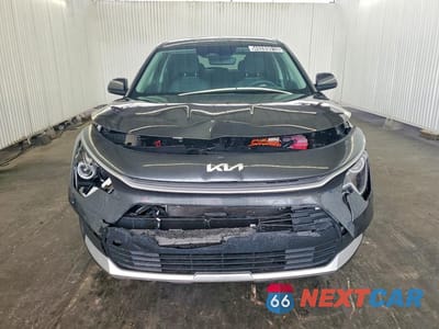 Piąte zdjęcie samochodu w środku: 2026 KIA NIRO LX VIN:KNDCP3LE3T5324021 - miniatura