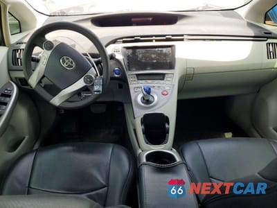 Zdjęcie 8 z 14 samochodu: 2015 TOYOTA PRIUS TWO VIN:JTDKN3DU7F1894896 - miniatura