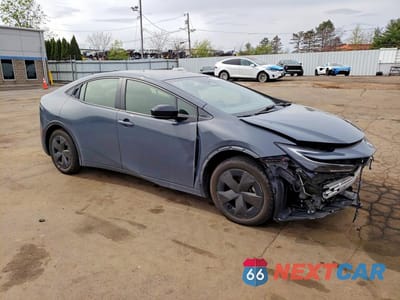 Czwarte zdjęcie samochodu z boku: 2023 TOYOTA PRIUS LE VIN:JTDACAAU7P3005742 - miniatura
