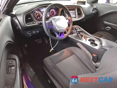 Zdjęcie 8 z 12 samochodu: 2019 DODGE CHALLENGER SXT VIN:2C3CDZAG1KH596658 - miniatura