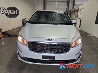 Piąte zdjęcie samochodu w środku: 2019 KIA SEDONA LX VIN:KNDMB5C11K6548599 - miniatura