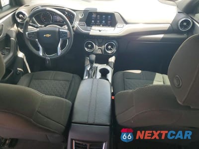 Zdjęcie 8 z 13 samochodu: 2022 CHEVROLET BLAZER 2LT VIN:3GNKBCR48NS192527 - miniatura