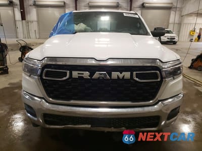 Piąte zdjęcie samochodu w środku: 2025 RAM 1500 TRADESMAN VIN:1C6RRFCG5SN554558 - miniatura