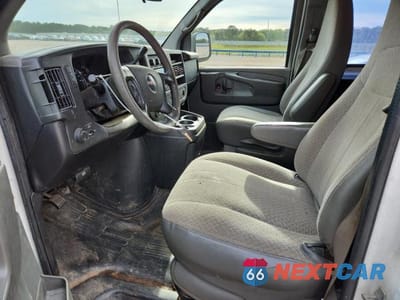 Zdjęcie 7 z 13 samochodu: 2011 GMC SAVANA G1500 VIN:1GTS7AF45B1140885 - miniatura