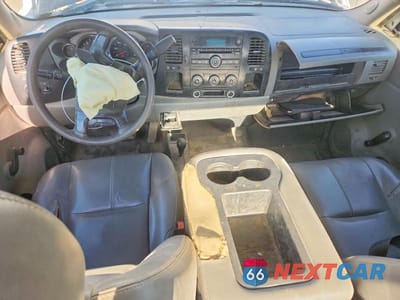 Zdjęcie 8 z 13 samochodu: 2007 CHEVROLET SILVERADO K2500 HEAVY DUTY VIN:1GCHK29K57E546092 - miniatura