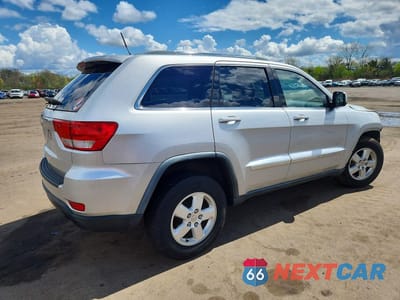 Trzecie zdjęcie samochodu z tyłu: 2012 JEEP GRAND CHEROKEE LAREDO VIN:1C4RJFAG0CC135923 - miniatura
