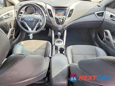 Zdjęcie 8 z 12 samochodu: 2013 HYUNDAI VELOSTER BASE VIN:KMHTC6AD7DU085356 - miniatura