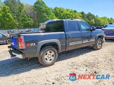 Trzecie zdjęcie samochodu z tyłu: 2005 CHEVROLET SILVERADO K1500 VIN:2GCEK13TX51132271 - miniatura