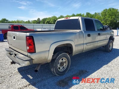 Trzecie zdjęcie samochodu z tyłu: 2003 CHEVROLET SILVERADO C2500 HEAVY DUTY VIN:1GCHC23U43F175681 - miniatura