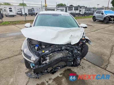 Piąte zdjęcie samochodu w środku: 2019 KIA RIO S VIN:3KPA24AB9KE205638 - miniatura