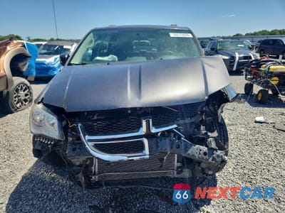 Piąte zdjęcie samochodu w środku: 2016 DODGE GRAND CARAVAN SXT VIN:2C4RDGCG4GR248880 - miniatura