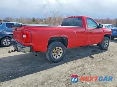 Trzecie zdjęcie samochodu z tyłu: 2011 CHEVROLET SILVERADO K1500 VIN:1GCNKPEX5BZ220649 - miniatura