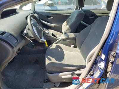 Zdjęcie 7 z 12 samochodu: 2010 TOYOTA PRIUS II VIN:JTDKN3DU2A1271405 - miniatura