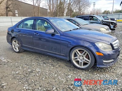 Czwarte zdjęcie samochodu z boku: 2013 MERCEDES-BENZ C 300 4MATIC VIN:WDDGF8AB0DR271563 - miniatura