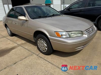 1999 TOYOTA CAMRY LE 4T1BG22KXXU896076 - główne zdjęcie licytacji z USA - miniatura
