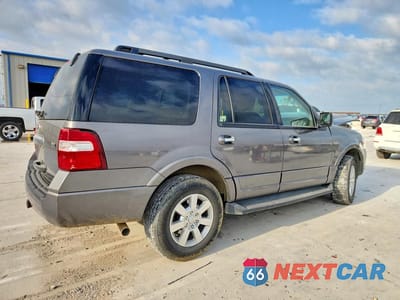 Trzecie zdjęcie samochodu z tyłu: 2010 FORD EXPEDITION XLT VIN:1FMJU1F58AEB71998 - miniatura