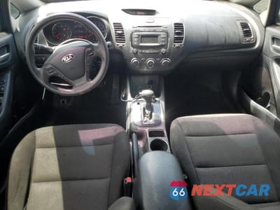Zdjęcie 8 z 11 samochodu: 2017 KIA FORTE LX VIN:3KPFK4A72HE078094 - miniatura