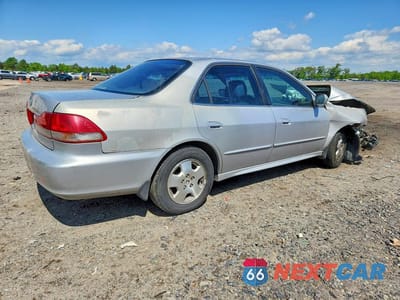 Trzecie zdjęcie samochodu z tyłu: 2001 HONDA ACCORD EX VIN:1HGCG16501A067650 - miniatura