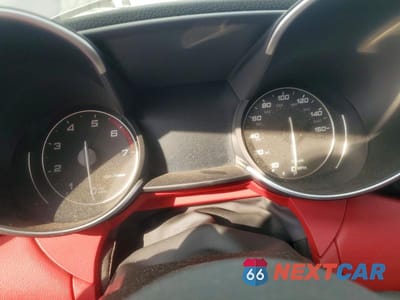 Zdjęcie 9 z 12 samochodu: 2017 ALFA ROMEO GIULIA Q4 VIN:ZARFAEDN9H7555662 - miniatura