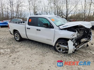 Czwarte zdjęcie samochodu z boku: 2025 RAM 1500 BIG HORN VIN:1C6RRFBG6SN520176 - miniatura