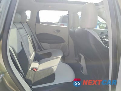 Zdjęcie 11 z 13 samochodu: 2019 JEEP COMPASS LATITUDE VIN:3C4NJDBB0KT741540 - miniatura