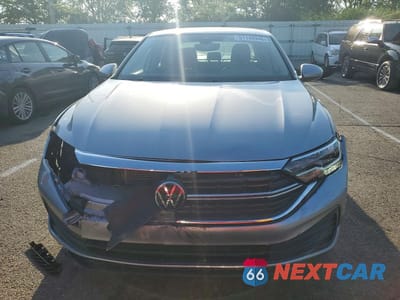 Piąte zdjęcie samochodu w środku: 2023 VOLKSWAGEN JETTA SE VIN:3VWEM7BU8PM012422 - miniatura