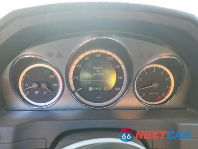 Zdjęcie 9 z 12 samochodu: 2010 MERCEDES-BENZ C 300 VIN:WDDGF5EB7AA396711 - miniatura