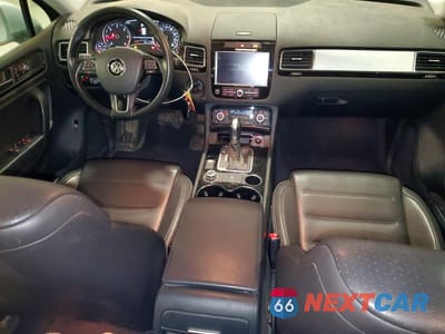 Zdjęcie 8 z 14 samochodu: 2013 VOLKSWAGEN TOUAREG V6 TDI VIN:WVGEP9BP3DD013285 - miniatura