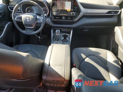 Zdjęcie 8 z 12 samochodu: 2022 TOYOTA HIGHLANDER XLE VIN:5TDHZRBH1NS582825 - miniatura