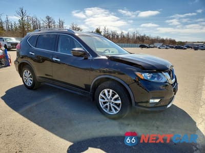 Czwarte zdjęcie samochodu z boku: 2019 NISSAN ROGUE SV VIN:JN8AT2MV5KW371799 - miniatura