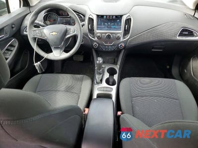 Zdjęcie 8 z 12 samochodu: 2018 CHEVROLET CRUZE LT VIN:1G1BE5SM5J7134544 - miniatura