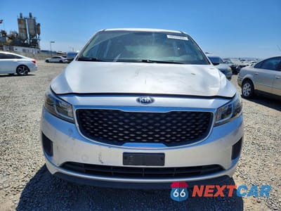 Piąte zdjęcie samochodu w środku: 2016 KIA SEDONA L VIN:KNDMA5C18G6120510 - miniatura