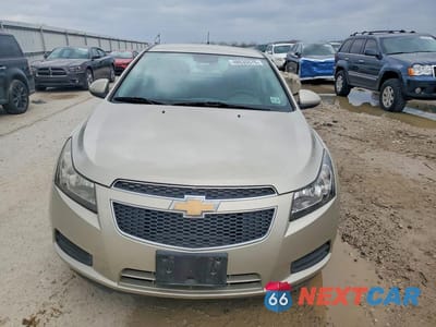 Piąte zdjęcie samochodu w środku: 2014 CHEVROLET CRUZE LT VIN:1G1PC5SB0E7179472 - miniatura