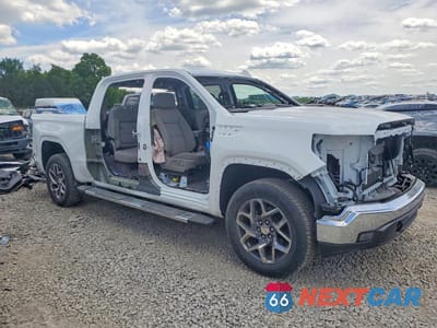 Czwarte zdjęcie samochodu z boku: 2026 GMC SIERRA C1500 SLT VIN:3GTPHDE81TG220373 - miniatura