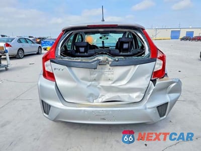 Zdjęcie 6 z 11 samochodu: 2015 HONDA FIT LX VIN:3HGGK5H51FM755400 - miniatura