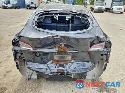 Zdjęcie 6 z 13 samochodu: 2025 TESLA MODEL Y VIN:7SAYGDED3SF235758 - miniatura