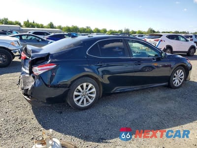 Trzecie zdjęcie samochodu z tyłu: 2020 TOYOTA CAMRY LE VIN:4T1C11AK4LU993320 - miniatura