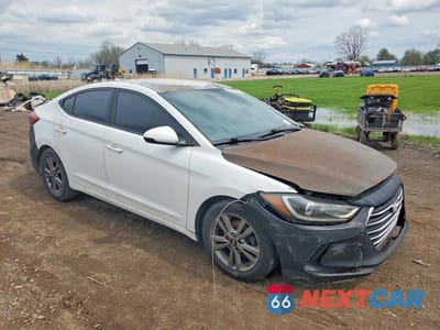 Czwarte zdjęcie samochodu z boku: 2017 HYUNDAI ELANTRA SE VIN:5NPD84LF0HH053099 - miniatura