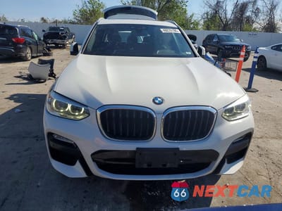Piąte zdjęcie samochodu w środku: 2019 BMW X3 VIN:5UXTR9C50KLR10911 - miniatura