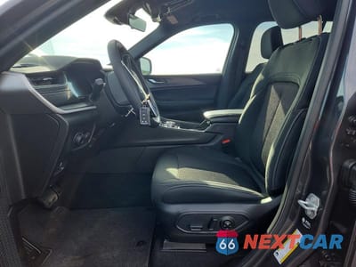 Zdjęcie 7 z 13 samochodu: 2025 JEEP GRAND CHEROKEE LAREDO VIN:1C4RJHAG2S8768078 - miniatura