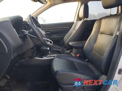 Zdjęcie 7 z 12 samochodu: 2017 MITSUBISHI OUTLANDER SE VIN:JA4AD3A32HZ010579 - miniatura