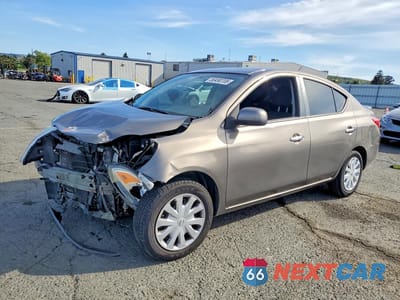 2013 NISSAN VERSA 1.6 S 3N1CN7AP7DL868902 - główne zdjęcie licytacji z USA - miniatura