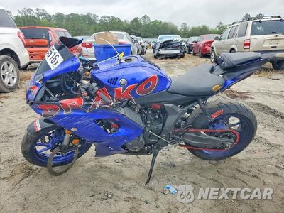 Trzecie zdjęcie samochodu z tyłu: 2024 YAMAHA YZFR7 VIN:JYARM38E4RA009591 - miniatura