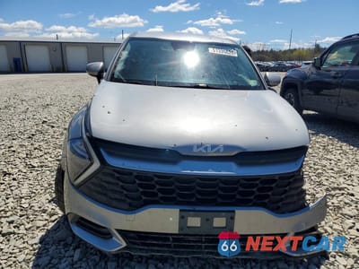 Piąte zdjęcie samochodu w środku: 2023 KIA SPORTAGE LX VIN:KNDPUCAF0P7039096 - miniatura
